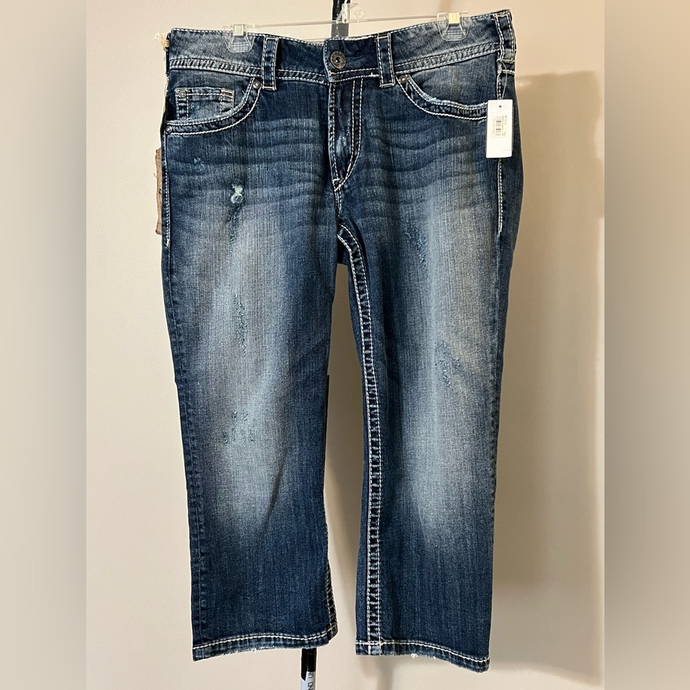 Silver Suki Surplus Capri NWT 32